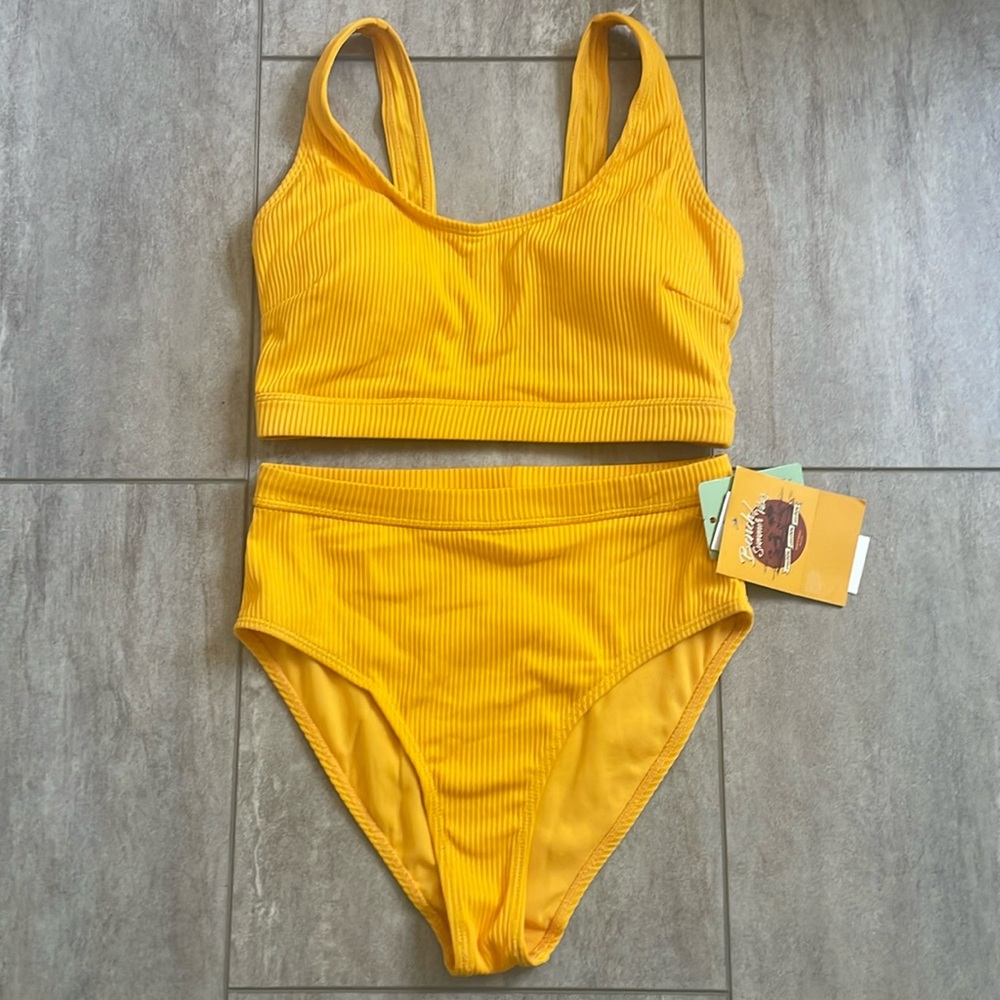 Yellow bikini🌼